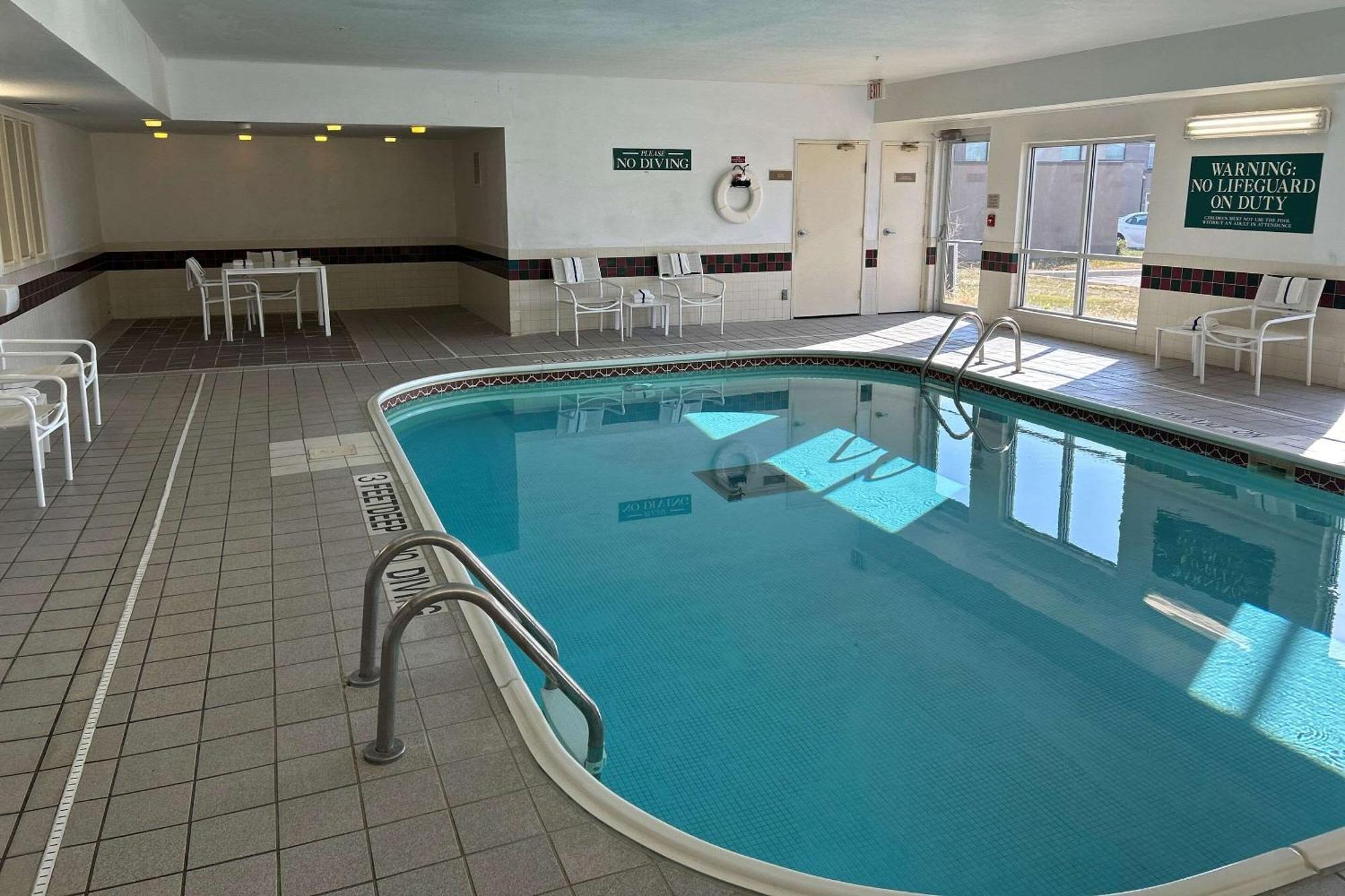 Country Inn & Suites By Radisson, Owatonna, Mn Bagian luar foto